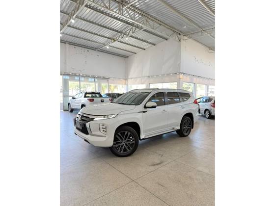 MITSUBISHI PAJERO SPORT 2.4 16V MIVEC TURBO DIESEL LEGEND AWD AUTOMÁTICO MITSUBISHI PAJERO SPORT 2.4 16V MIVEC TURBO DIESEL LEGEND AWD AUTOMÁTICO